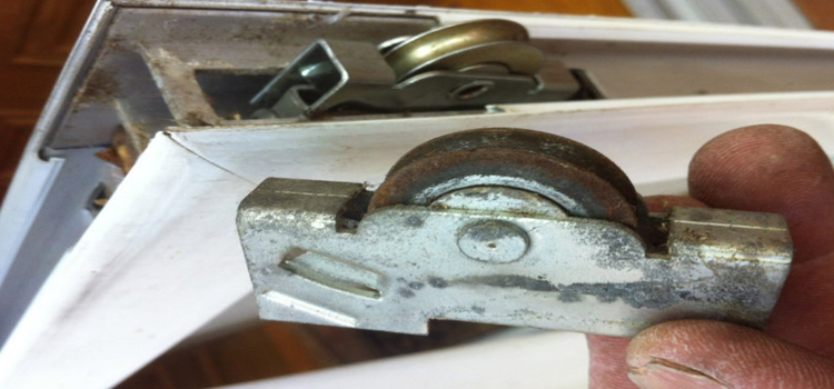 screen door roller repair in Adelanto